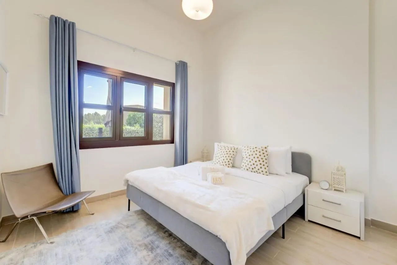Serene 2-Bed Haven In Jumeirah Golf Estates Dubai United Arab Emirates