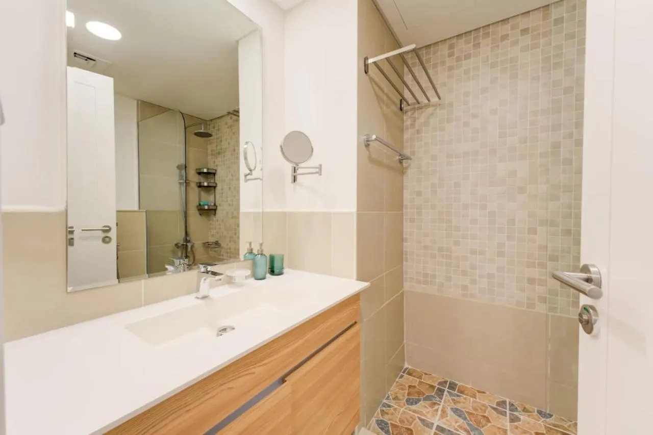 Serene 2-Bed Haven In Jumeirah Golf Estates Dubai United Arab Emirates