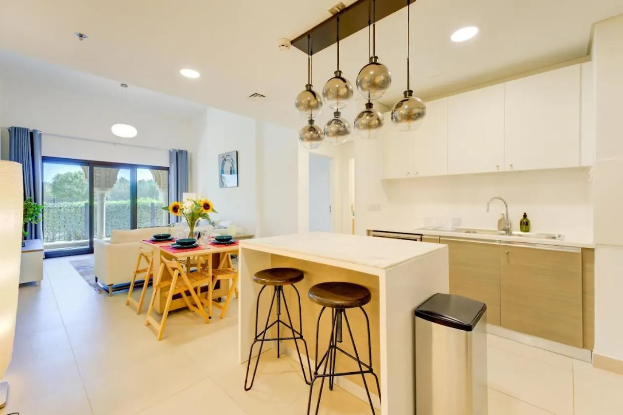 Apartment Serene 2-Bed Haven In Jumeirah Golf Estates Dubai