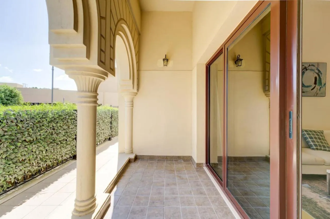Apartment Serene 2-Bed Haven In Jumeirah Golf Estates Dubai