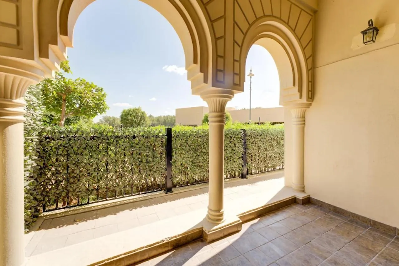 Apartment Serene 2-Bed Haven In Jumeirah Golf Estates Dubai